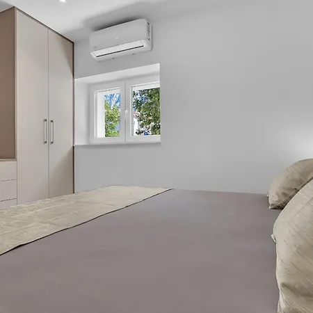 Modern Center Max Apartman *