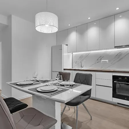 Modern Center Max Apartman *