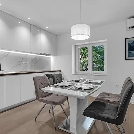 Apartman Modern Center Max Makarska