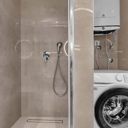 Modern Center Max Apartman