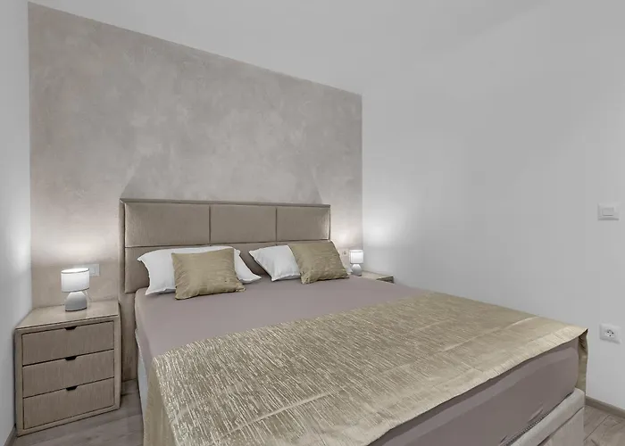 Lägenhet Modern Center Max