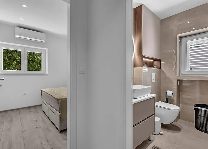 Modern Center Max * Makarska