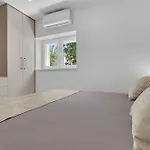 Modern Center Max Apartment *