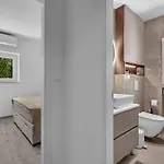 Modern Center Max * Makarska