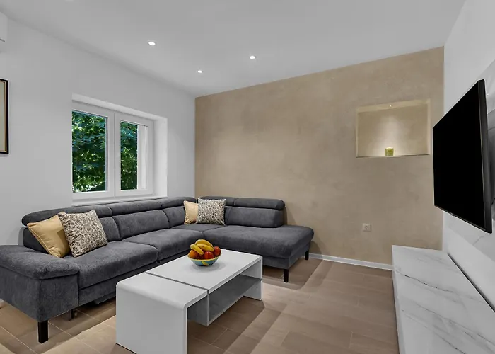 Modern Center Max Apartment *