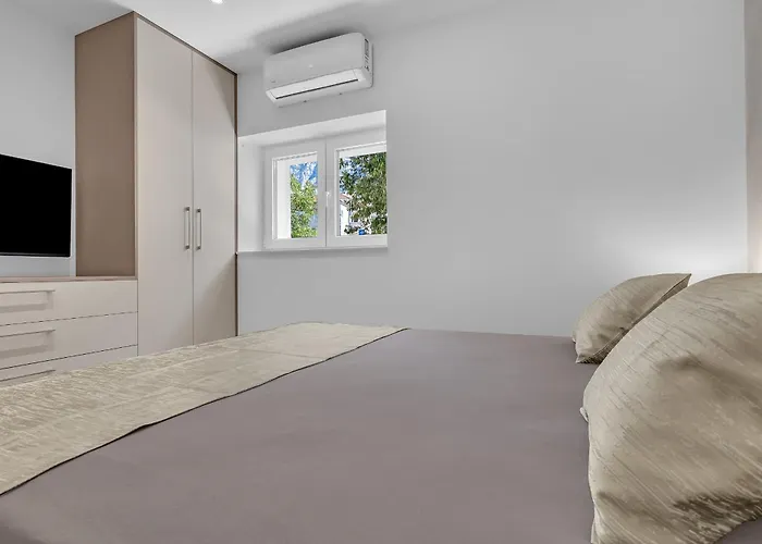 Modern Center Max Apartment *