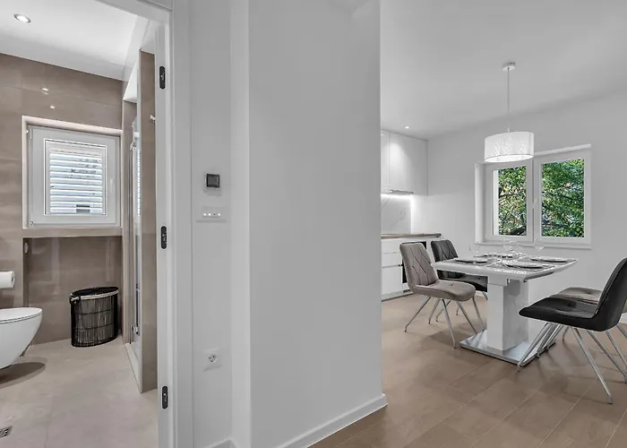 Modern Center Max * Макарська