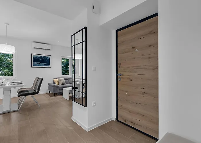 Modern Center Max Apartment *