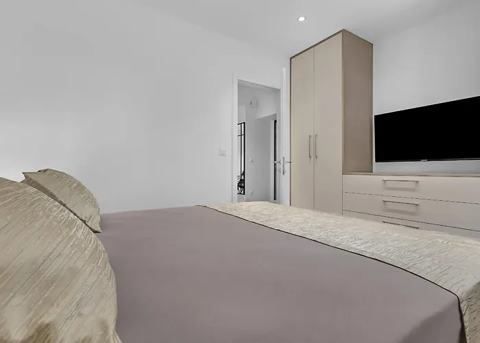 Modern Center Max Apartment Makarska