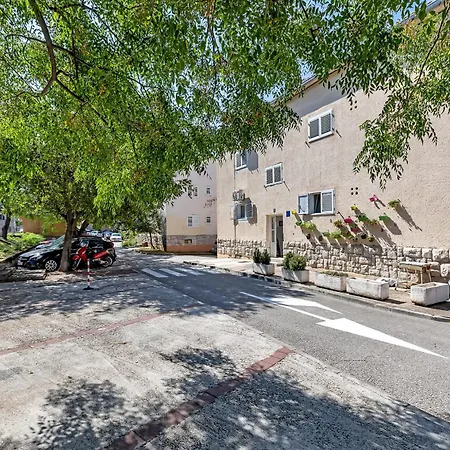 Modern Center Max * מאקרסקה