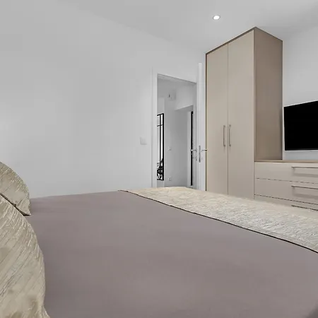 Modern Center Max דירה מאקרסקה